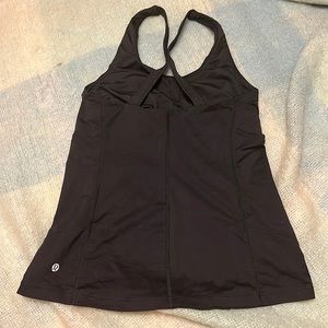 Lululemon criss cross back tank with built in bra
